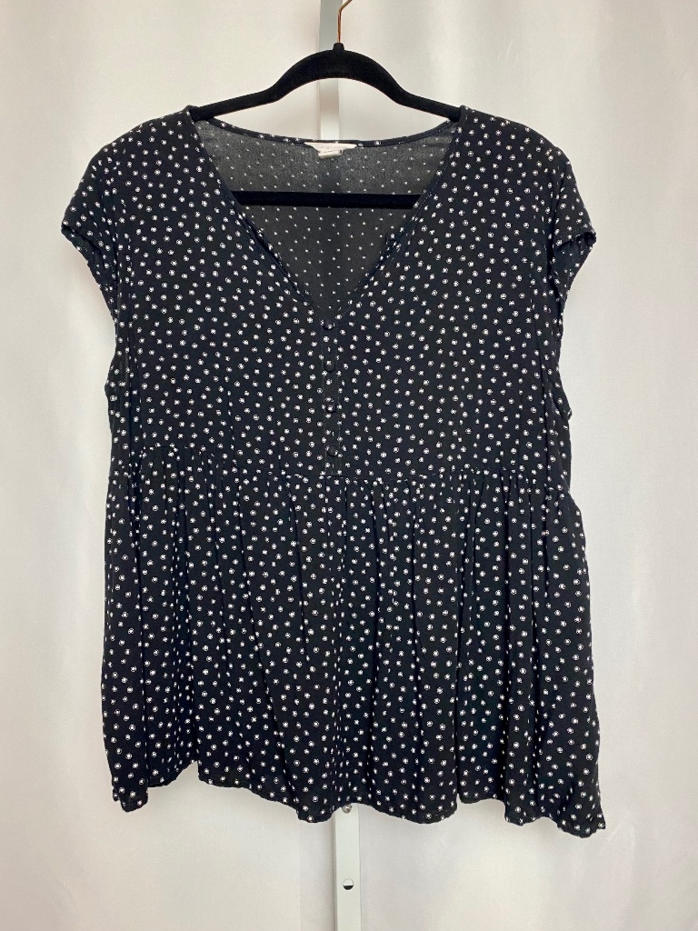 Caslon Womenʻs Black | White Viscose Polka Dot Split neck Peplum Waist Blouse L